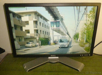 LCD monitor DELL 22 palců, 1680x1050, otočný stojan - 3