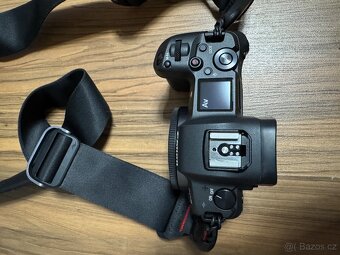CANON EOS R - 3