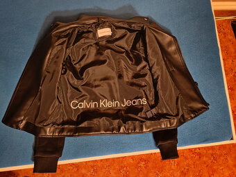 bunda Calvin Klein - 3