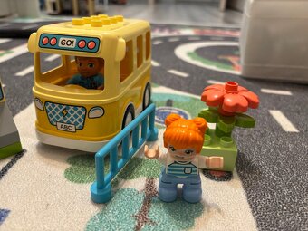 Lego Duplo 10988 Školní autobus - 3