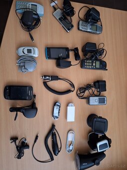 prodám mobily a příslušensti - 3