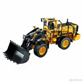 LEGO® Technic 42030 Volvo L350F Kolový nakladač - 3