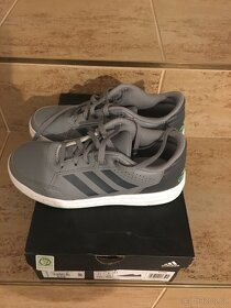 Botasky Adidas vel.33 - 3