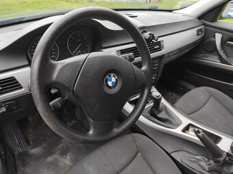 BMW E90-91, roletka zadního kufru, šedivá, nebo černá - 3