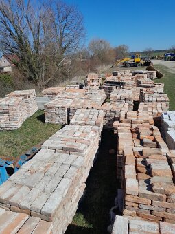 Cihly otlucene staré, 15.000ks, nakládka, doprava - 3