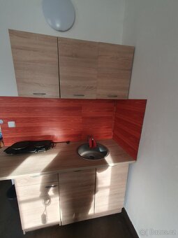 Pronájem garsonky částečně vybavena - 3