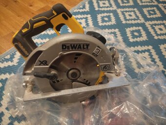 Aku okružní pila DeWALT - 3