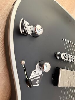 Elektrická kytara ESP LTD MH-1000NT Bold Binding Black Satin - 3