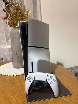PlayStation 5 Slim - 3