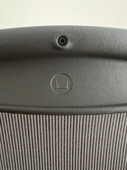 Herman Miller Aeron B - 3
