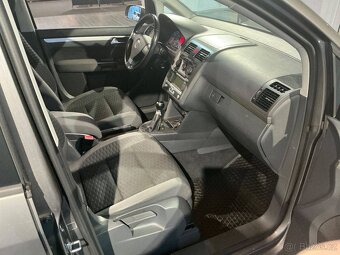 VW Touran 1.9 TDI 77kW,Tempomat,7.míst,bez koroze. - 3