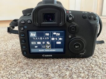 Canon EOS 7D mark II; tělo s příslušenstvím - 3