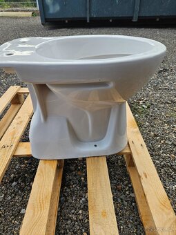 WC - 3