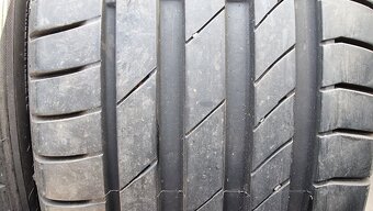 Letní pneu 235/40/19 Kumho - 3