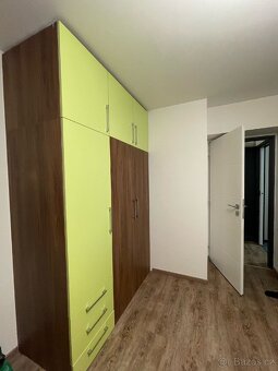 Šatní skříň - 3
