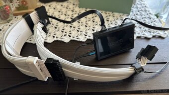 Lian li streamer plus v2 - 3