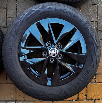 Škoda Fabia IV kola 15” černé - 3