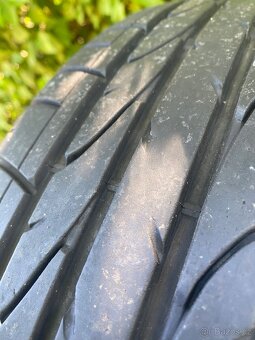 215/65 r16 98V Bridgestone 4x6mm dot4411 Letní - 3