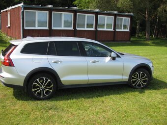 Volvo V60 Cross Country B4 - 3