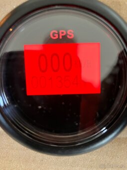 GPS tachometr černy - 3