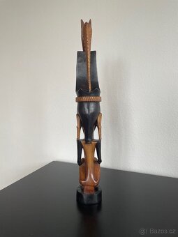 Ručně vyřezávaná dřevěná soška - 3