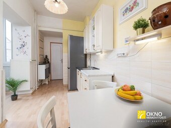 Rodinný dům s garáží a menší zahradou - 3