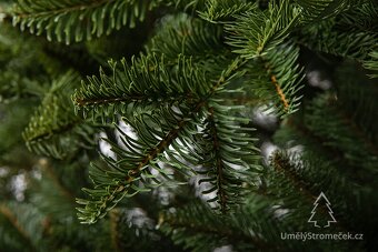 Prodám krásný 3D umělý vánoční stromek Jedle kavkazská 220cm - 3