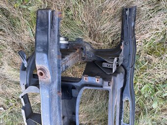 Chladičová stěna BMW E90 - 3