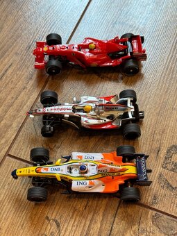 Autodráha Carrera digitál 143 pole position - 3