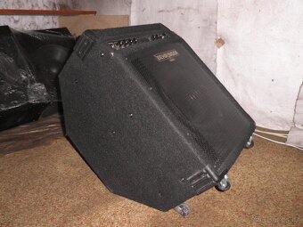 Behringer ultrabass - 3