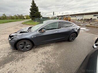 Tesla 3 Long Range 4x4 2019 pojizdna airbagy ok Sražka se - 3