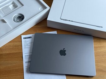 Parádní MacBook Air 15" M2 Space Grey | 2023 | CZ - 3