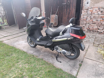 skútr Piaggio x-evo 125 - 3