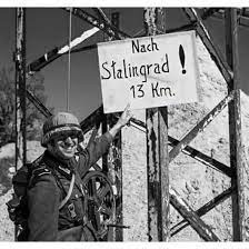 plechová cedule: Nach Stalingrad 13km - 3
