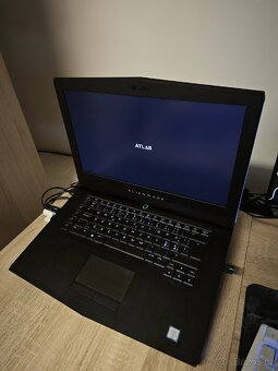 HERNÍ NOTEBOOK ALIENWARE 15R3 - 3