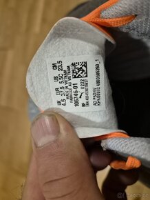 Dětská dívčí sportovní obuv do tělocvičny nebo školy. - 3