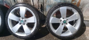 Alu kola 5x100 r17 orig.Škoda s pneu 205/40R17 Pirelli - 3