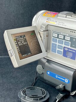 Sony Handycam DCR-PC100E – digitální miniDV kamera - 3
