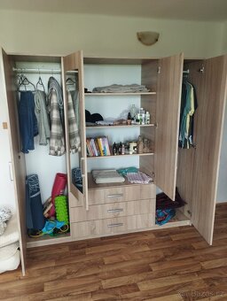 Šatní skříň VELLERUP 200×200 kombi barva světlého dubu - 3
