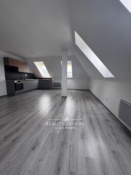 Prodej bytu 3+KK, 80 m² s velkým sklepem, parkováním a klima - 3