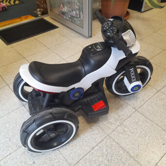 Elektrická motorka tříkolka - jako nová - 3