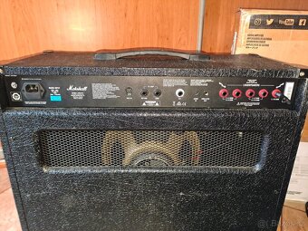 kombo Marshall DSL40CR + 6 tlačítkový MIDI Footswitch - 3