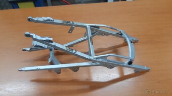 Husqvarna TE 410E podsedlovka - 3