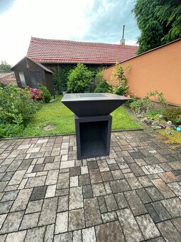 Zahradní gril / ohniště – 800x800 mm, 10 mm silná ocel - 3