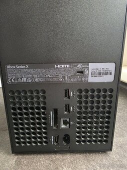Xbox Series X 1TB - 2x origo ovladač + komplet kabeláž - 3