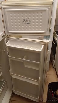 Crown lednice s mrazákem - 3