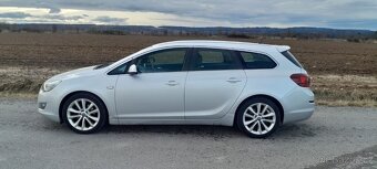 Opel Astra sport tourer - 3