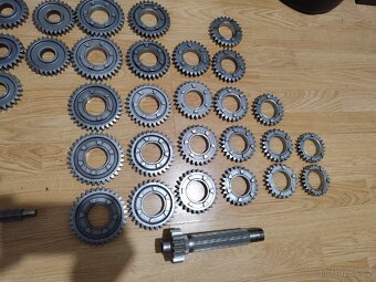 Sekvenční převodovka Hewland Holinger - 3