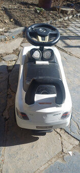 odrážedlo Mercedes SLS AMG - 3