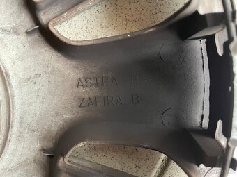 Poklice Opel 16" Astra H, Zafira B 13242075 - 3
